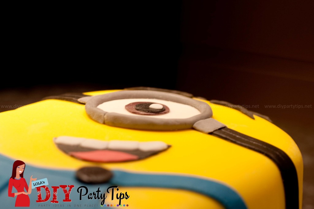 Lola's DIY Party Tips - Despicable Me Minion cake